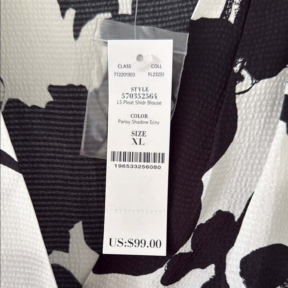 NWT WHBM Floral Black and White Top - Picture 3 of 7